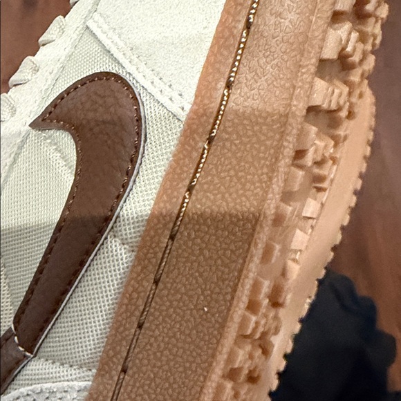 BRAND NEW Nike Field General in Cream and Brown - Picture 6 of 8